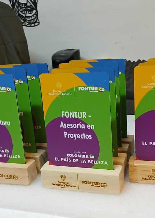 fabricación de habladores en acrílico