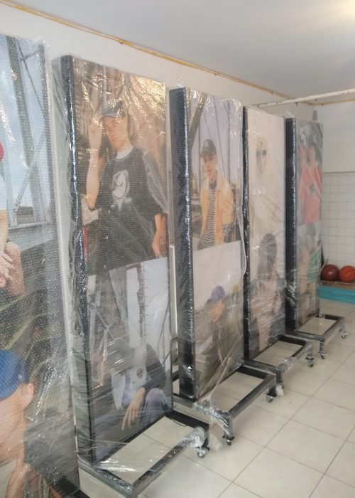 fabricación de estructuras publicitarias en metal.